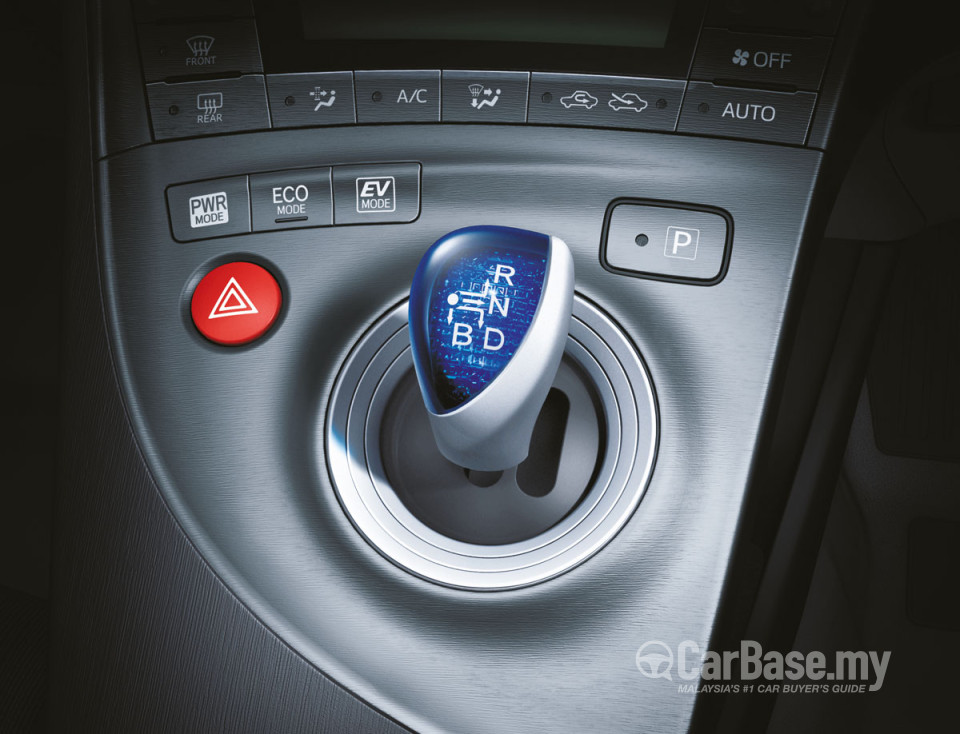 Toyota Prius XW30 Facelift (2012) Interior