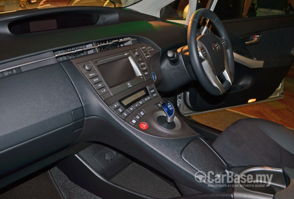 Toyota Prius XW30 Facelift (2012) Interior