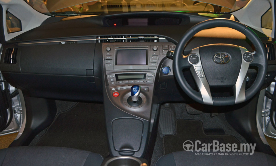Toyota Prius XW30 Facelift (2012) Interior