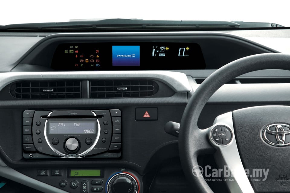 Toyota Prius c Mk1 (2014) Interior