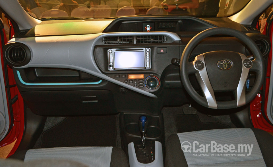 Toyota Prius c Mk1 (2014) Interior