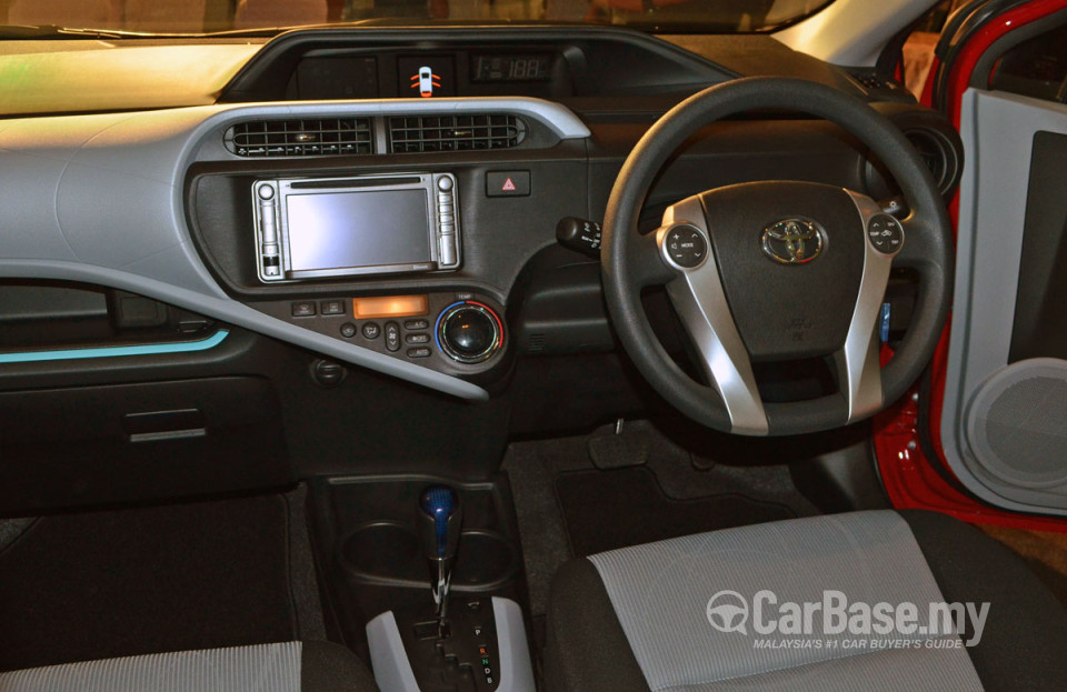 Toyota Prius c Mk1 (2014) Interior