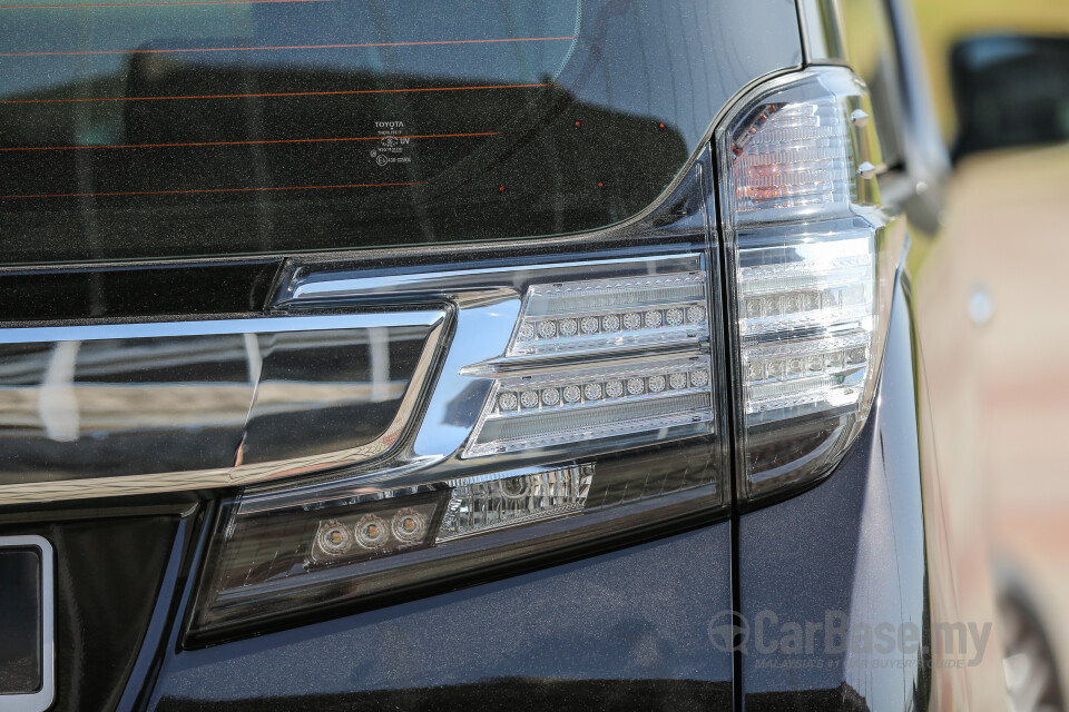 Perodua Aruz D38L (2019) Exterior