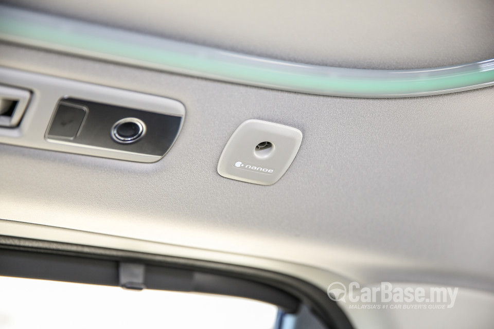 Toyota Vellfire AH30 (2016) Interior