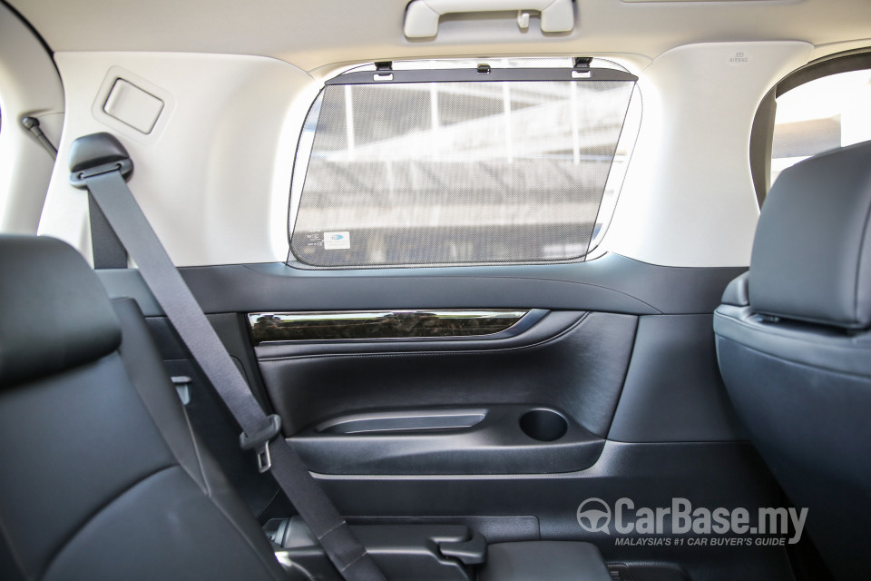 Toyota Vellfire AH30 (2016) Interior