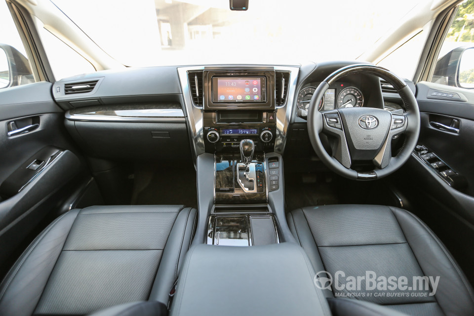 Toyota Vellfire AH30 (2016) Interior
