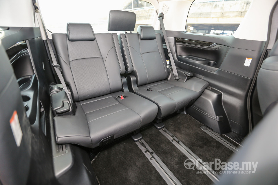 Toyota Vellfire AH30 (2016) Interior