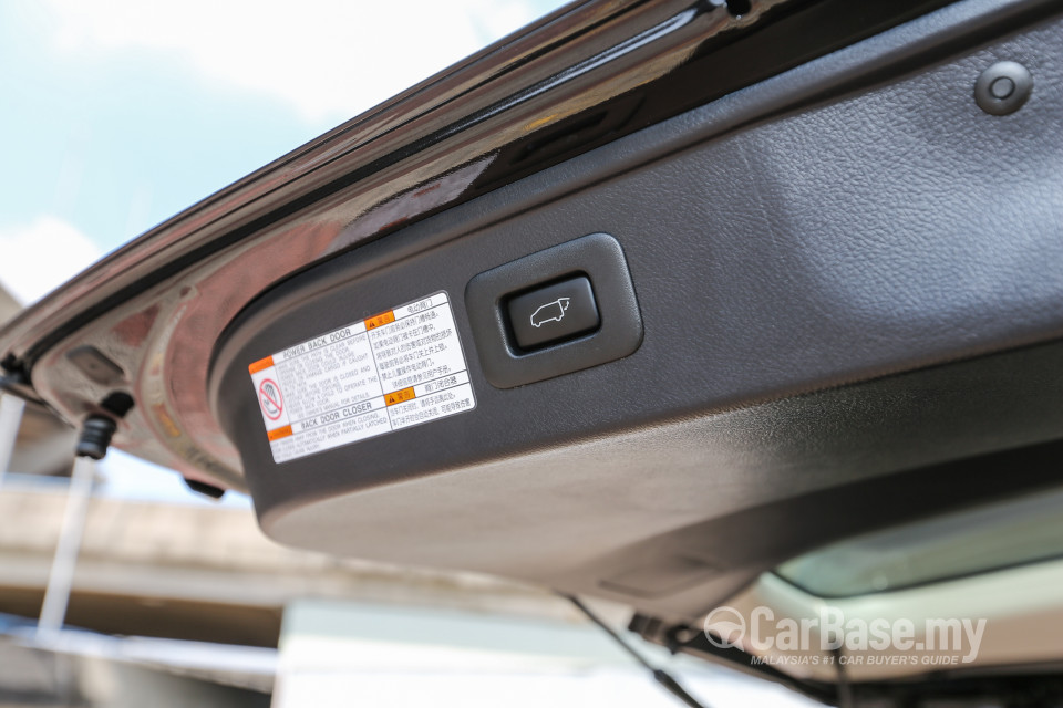 Toyota Vellfire AH30 (2016) Interior