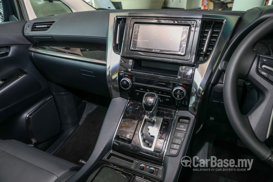 Toyota Vellfire AH30 Facelift (2018) Interior