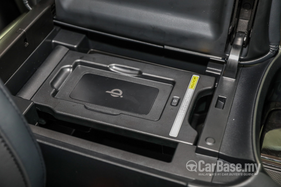 Toyota Vellfire AH30 Facelift (2018) Interior