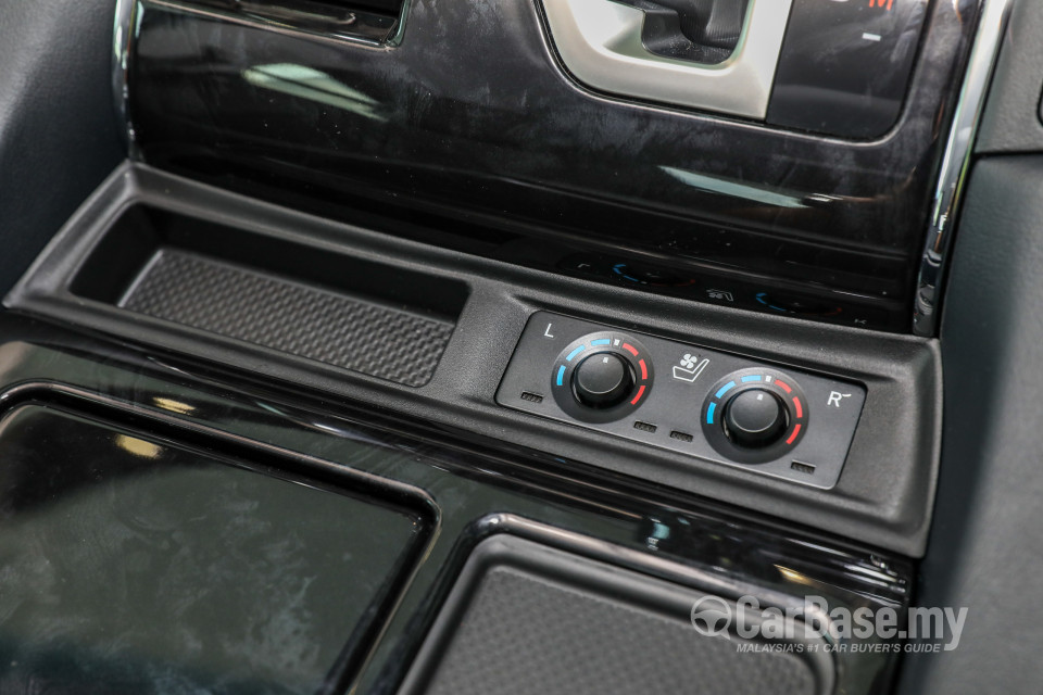 Toyota Vellfire AH30 Facelift (2018) Interior