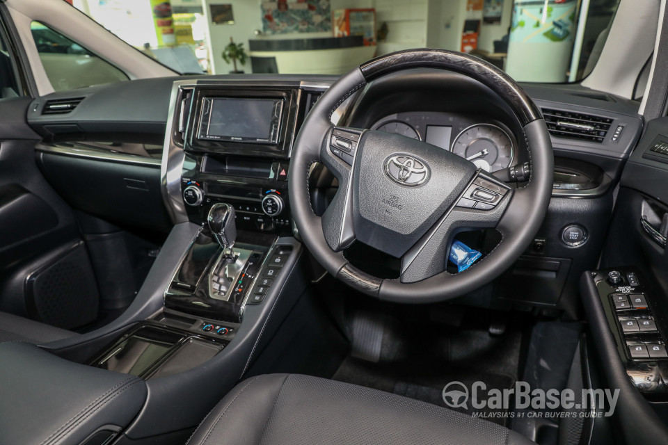 Toyota Vellfire AH30 Facelift (2018) Interior