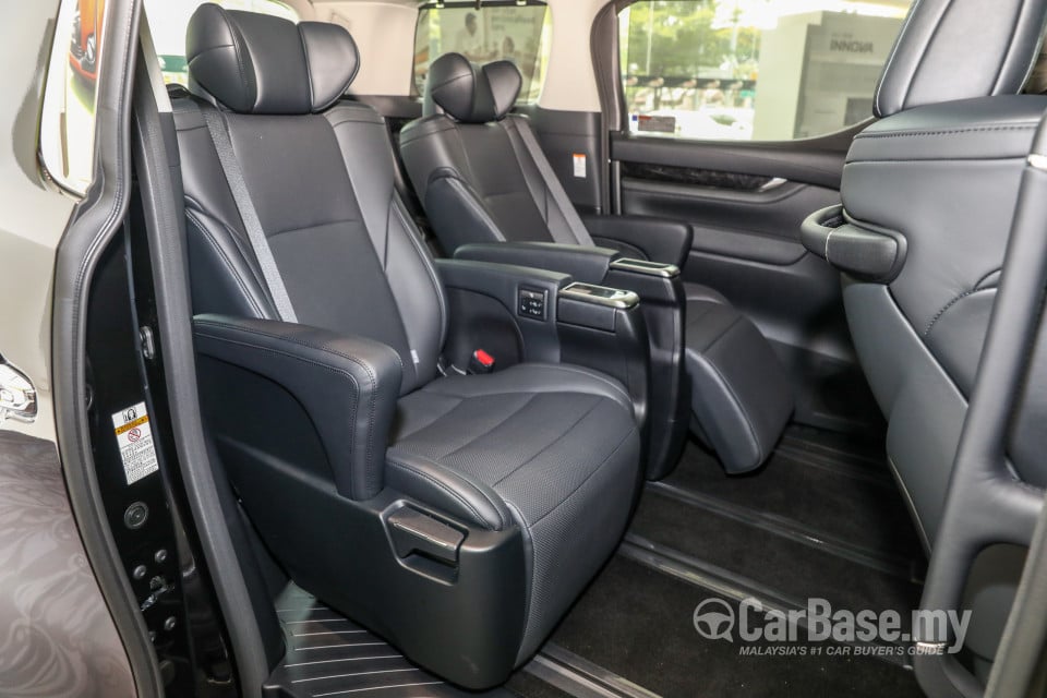 Toyota Vellfire AH30 Facelift (2018) Interior