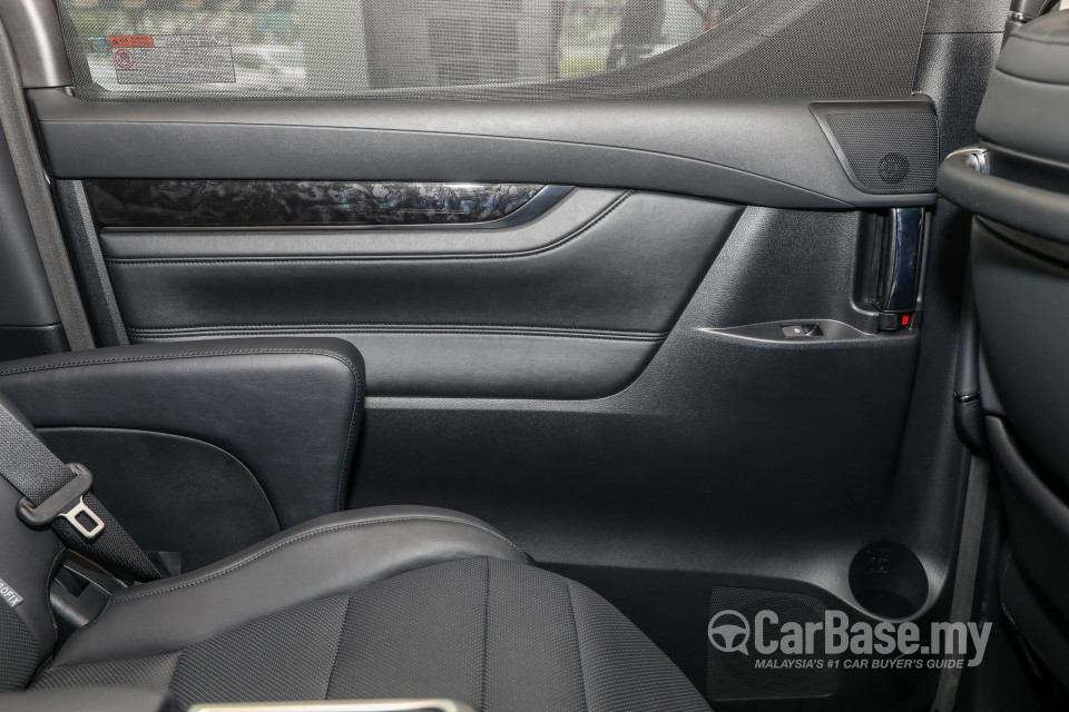 Toyota Vellfire AH30 Facelift (2018) Interior