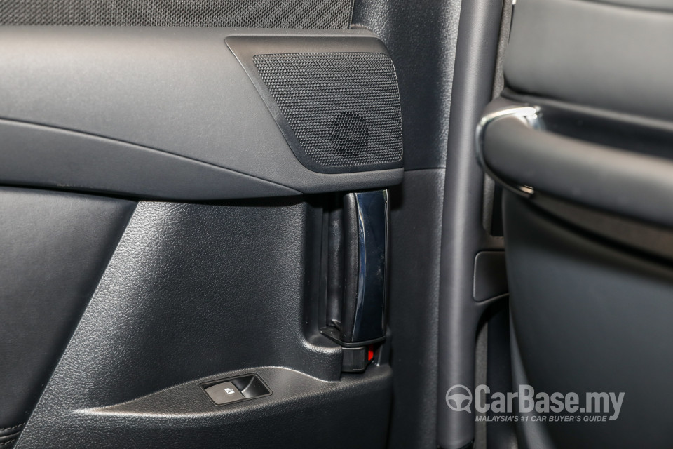 Toyota Vellfire AH30 Facelift (2018) Interior