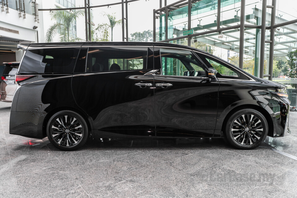Toyota Vellfire AH40 (2023) Exterior