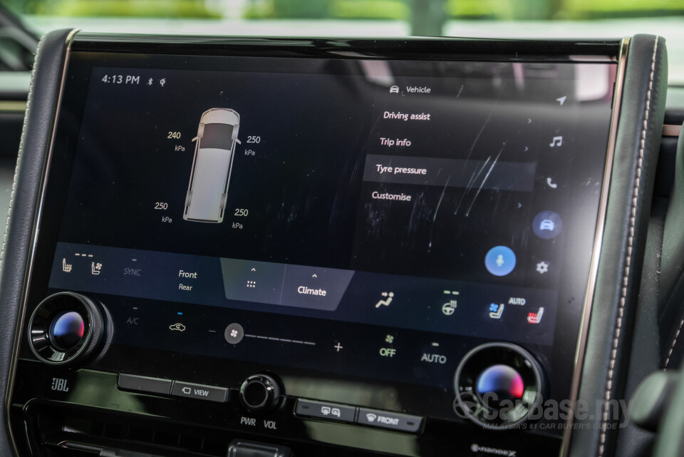 Toyota Vellfire AH40 (2023) Interior