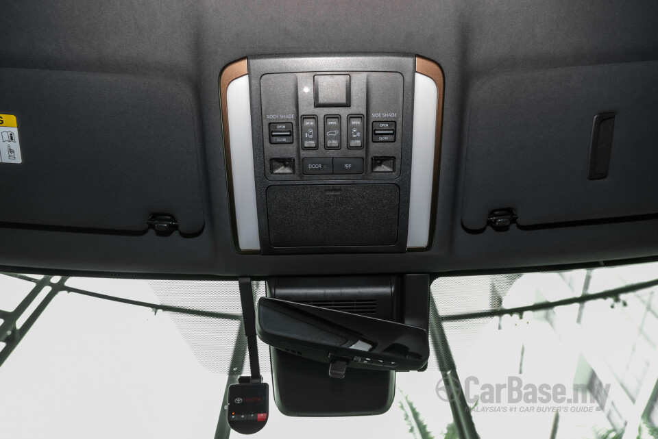Toyota Vellfire AH40 (2023) Interior