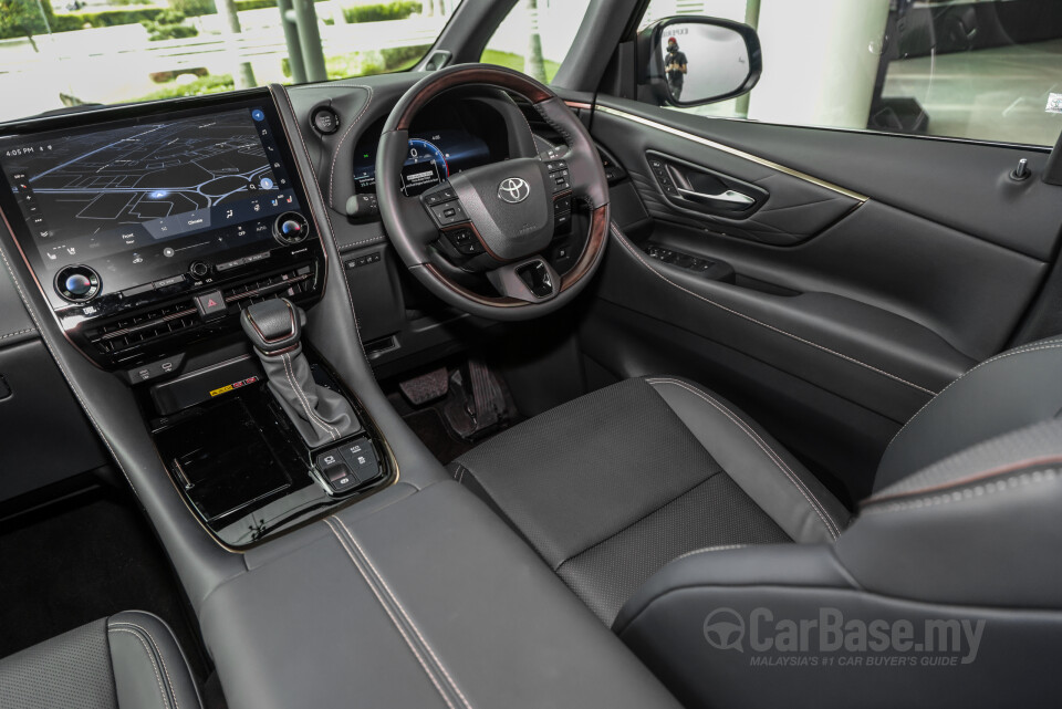 Toyota Vellfire AH40 (2023) Interior