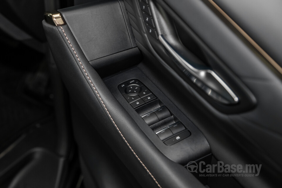 Toyota Vellfire AH40 (2023) Interior