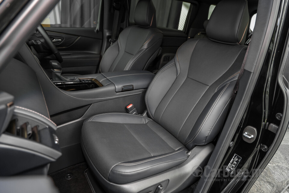 Toyota Vellfire AH40 (2023) Interior