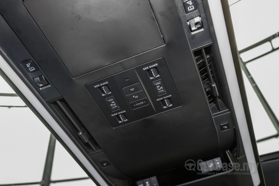Toyota Vellfire AH40 (2023) Interior
