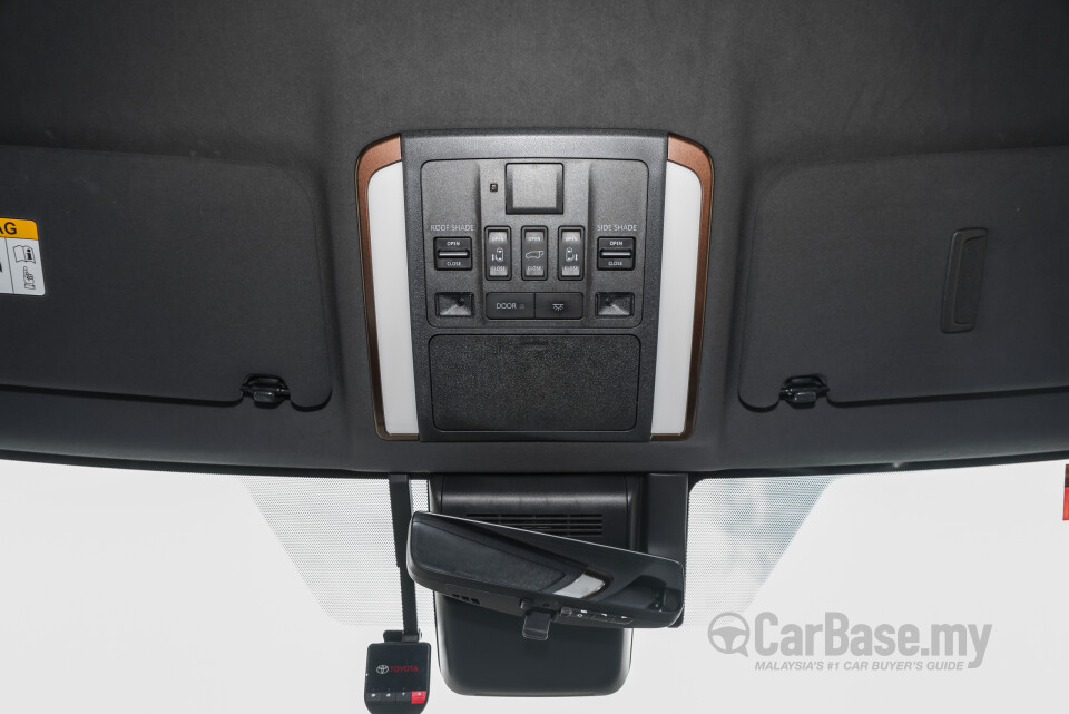 Toyota Vellfire AH40 (2023) Interior