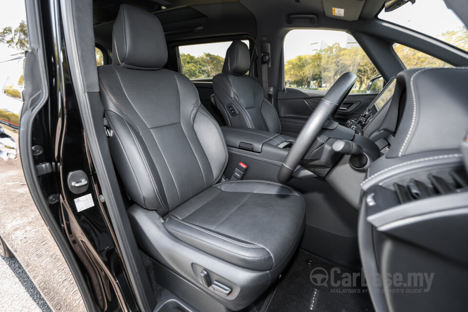 Toyota Vellfire AH40 (2023) Interior