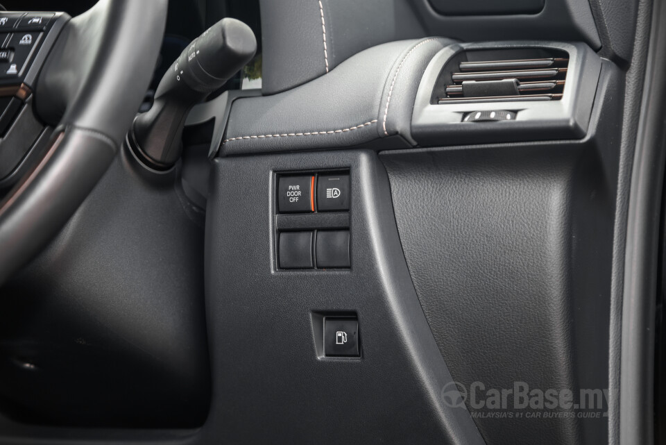 Toyota Vellfire AH40 (2023) Interior