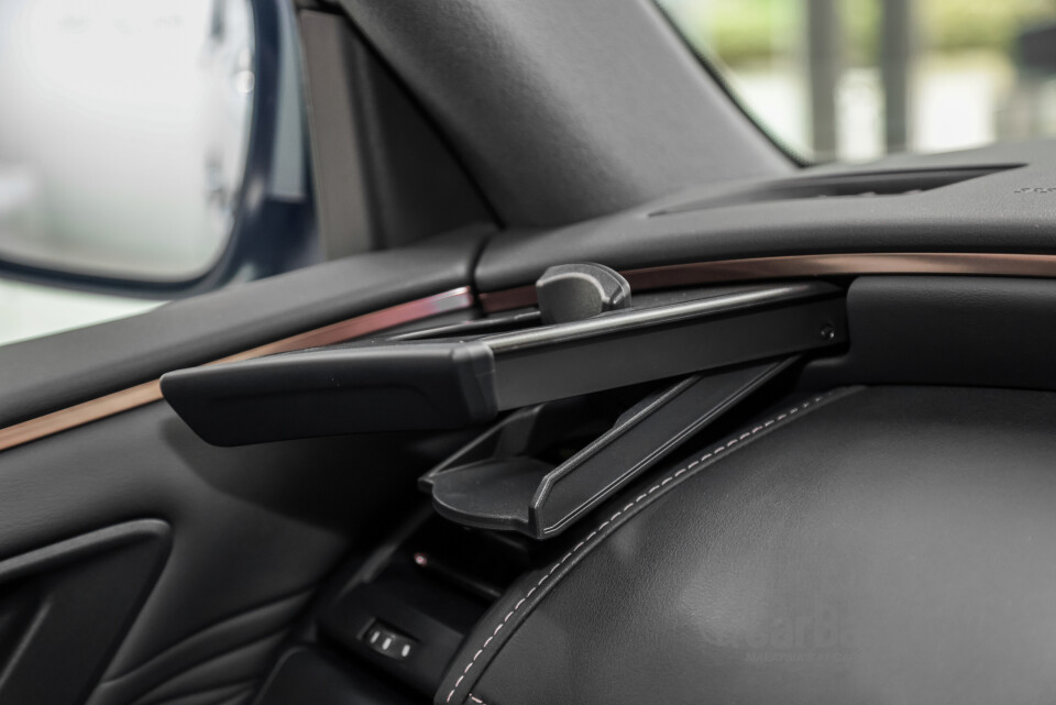 Toyota Vellfire AH40 (2023) Interior