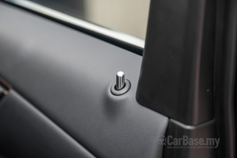 Toyota Vellfire AH40 (2023) Interior