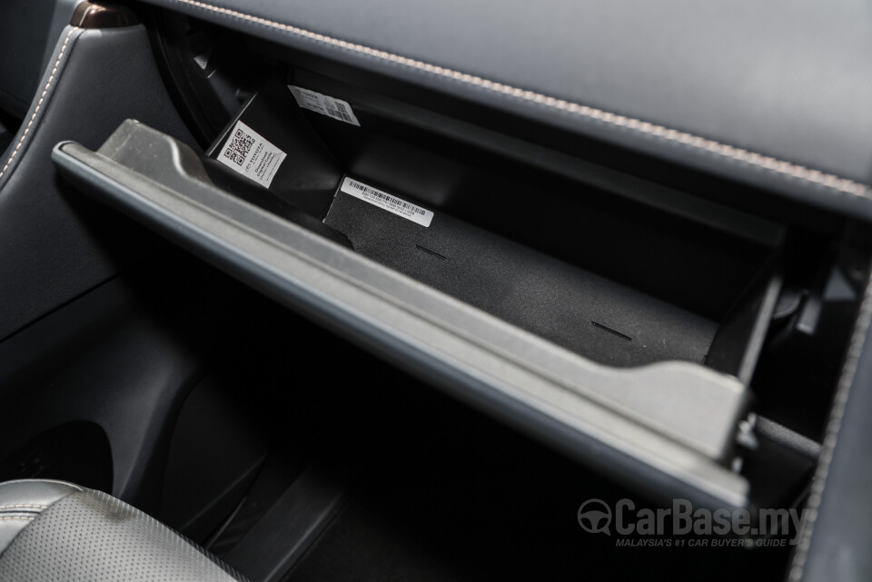 Toyota Vellfire AH40 (2023) Interior