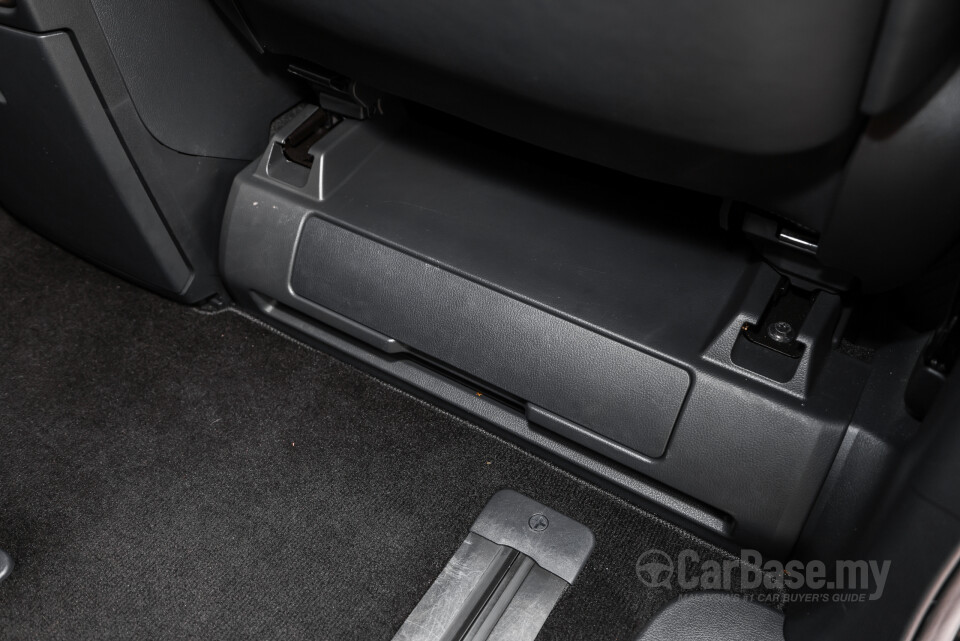 Toyota Vellfire AH40 (2023) Interior
