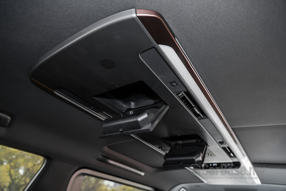 Toyota Vellfire AH40 (2023) Interior