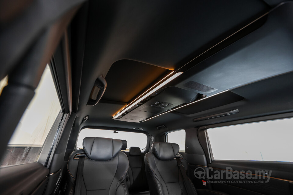 Toyota Vellfire AH40 (2023) Interior