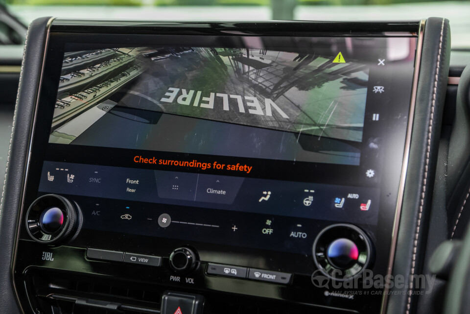 Toyota Vellfire AH40 (2023) Interior