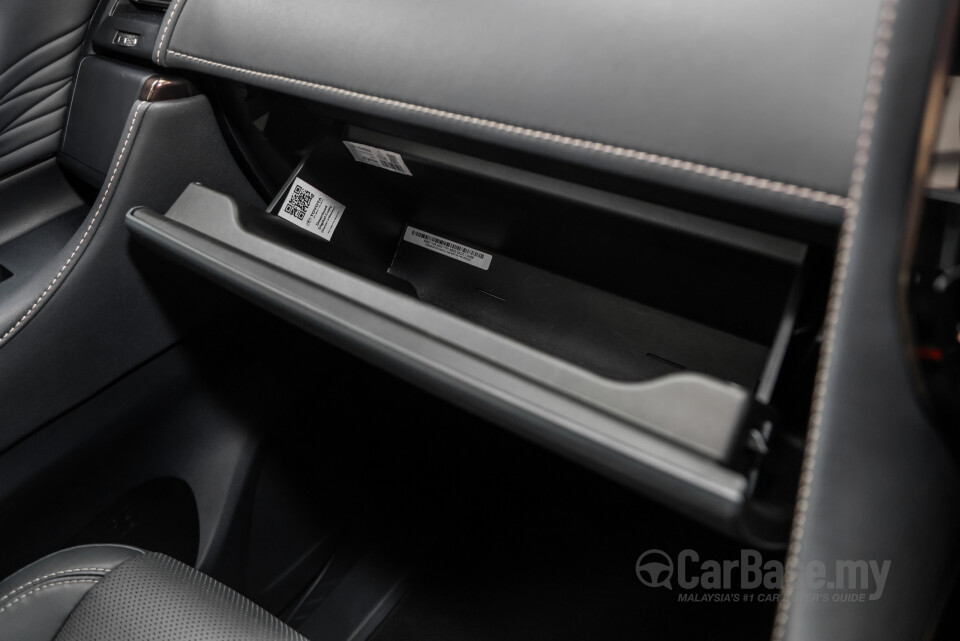 Toyota Vellfire AH40 (2023) Interior