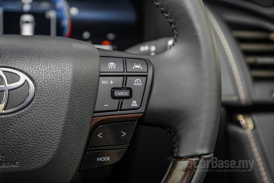Toyota Vellfire AH40 (2023) Interior