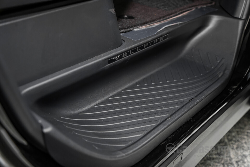 Toyota Vellfire AH40 (2023) Interior
