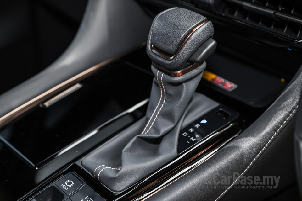 Toyota Vellfire AH40 (2023) Interior