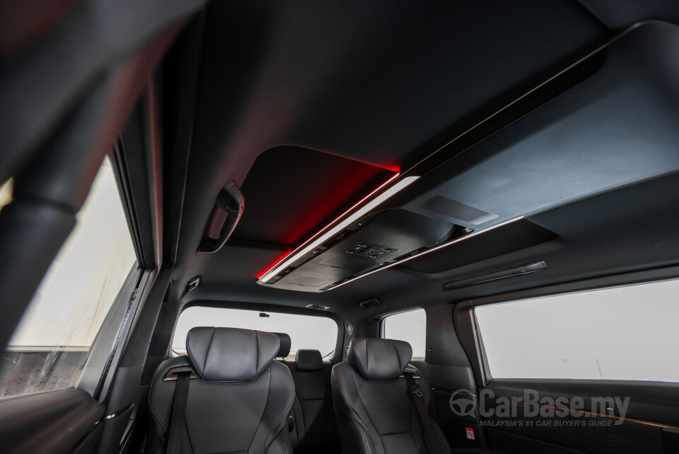 Toyota Vellfire AH40 (2023) Interior