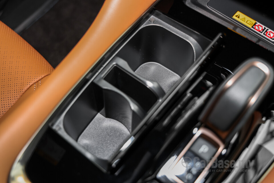 Toyota Vellfire AH40 (2023) Interior