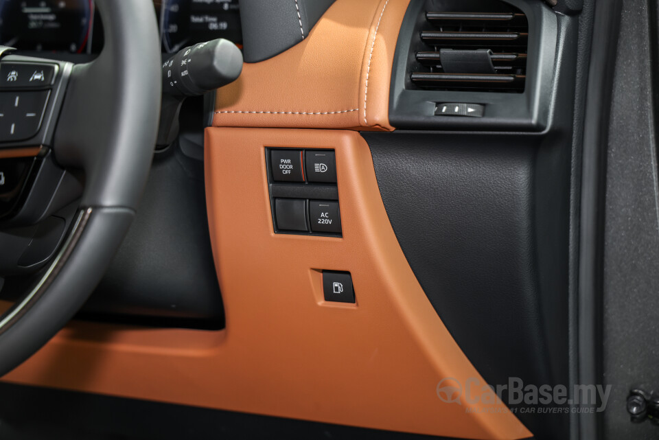 Toyota Vellfire AH40 (2023) Interior