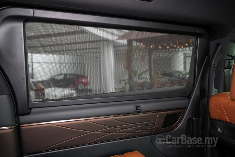 Toyota Vellfire AH40 (2023) Interior