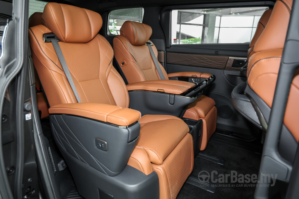 Toyota Vellfire AH40 (2023) Interior