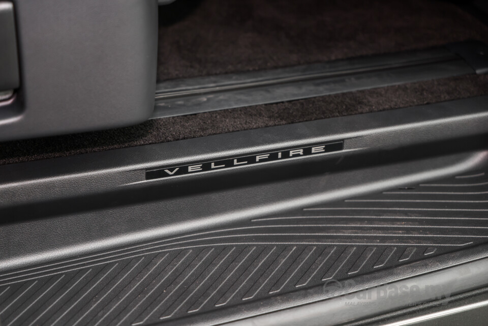 Toyota Vellfire AH40 (2023) Interior