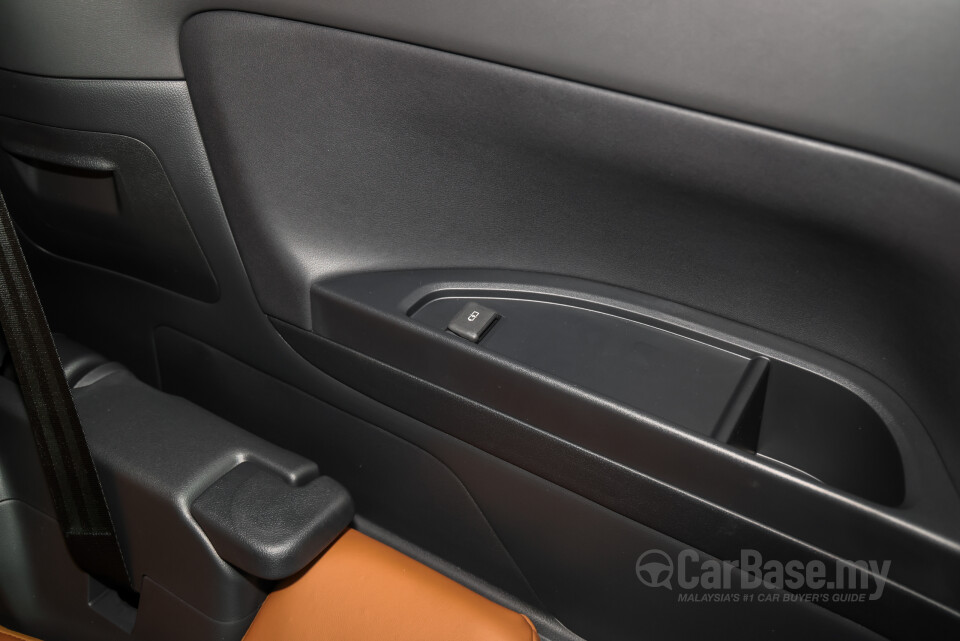 Toyota Vellfire AH40 (2023) Interior