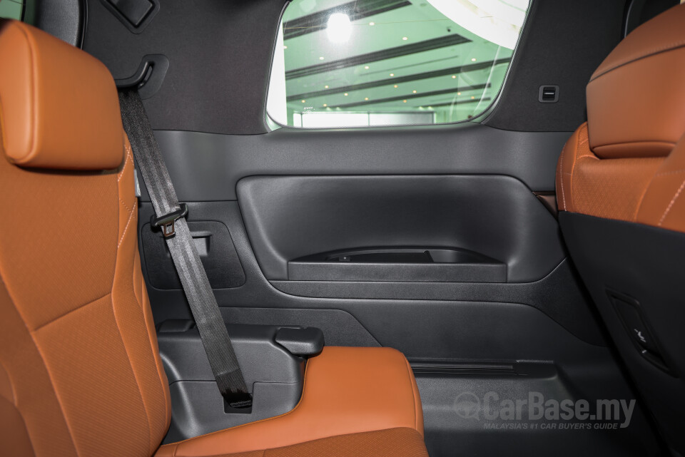 Toyota Vellfire AH40 (2023) Interior