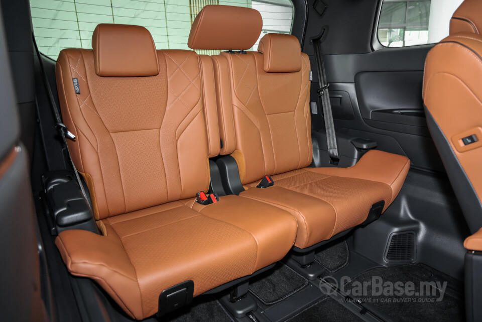 Toyota Vellfire AH40 (2023) Interior