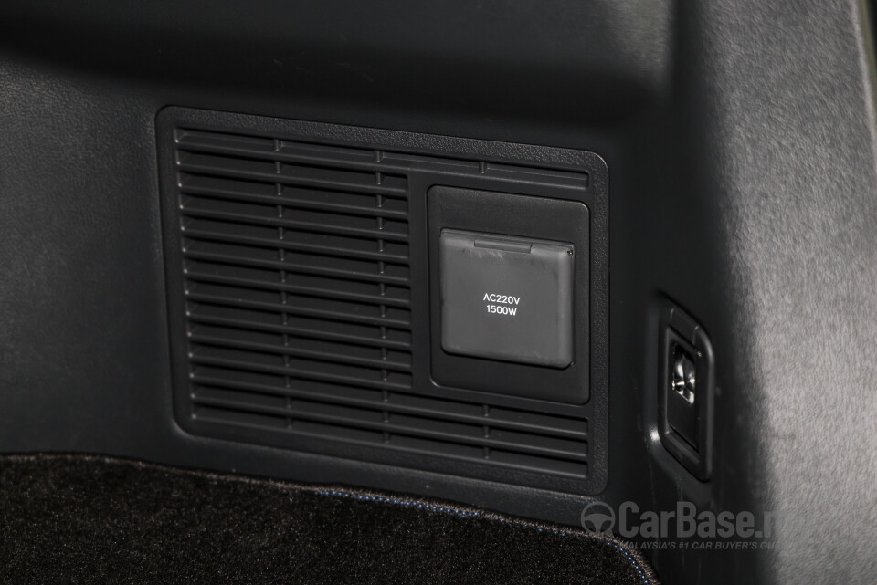 Toyota Vellfire AH40 (2023) Interior